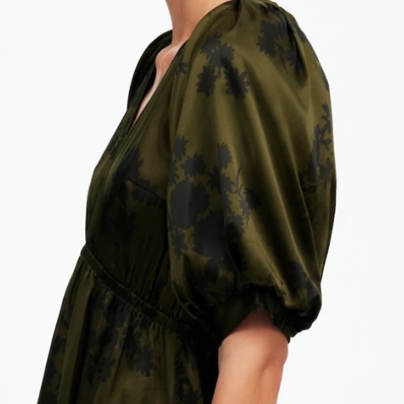 NWT MADEWELL Short Puff Sleeve V-Neck Empire Waist Satin Blouse Size X-Small - Picture 2 of 6